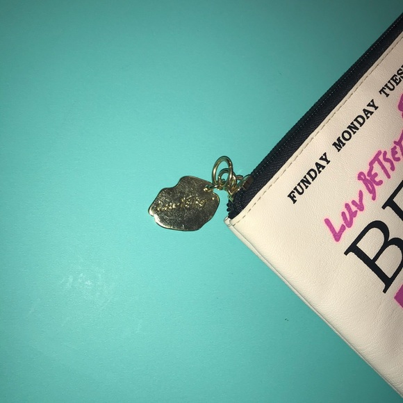 Betsey Johnson Pouch NYC Newspaper Print Pink - Picture 10 of 13